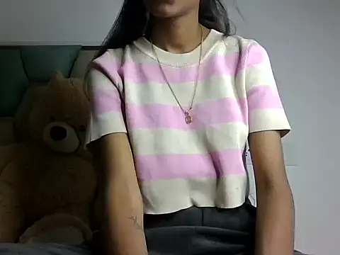 Snapshot of Marathi_amruta1 chatting on 12/15/25, 05:55 Marathi amruta1 online show from 12/15/25, 05:55