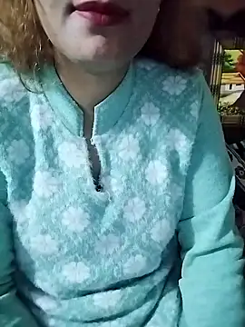 Snapshot of desiriya11 chatting on 12/16/25, 08:19 desiriya11 online show from 12/16/25, 08:19