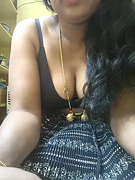 Snapshot of Preeti345 chatting on 12/15/25, 04:55 Preeti345 online show from 12/15/25, 04:55