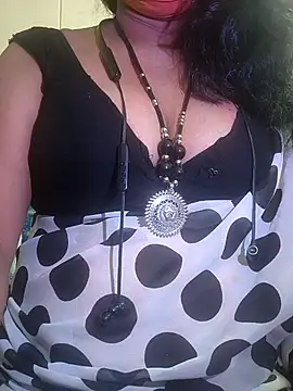 Snapshot of Preeti345 chatting on 07/19/26, 08:07 Preeti345 online show from 07/19/26, 08:07
