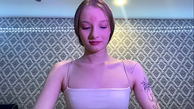 Snapshot of Cleonoth2o chatting on 12/18/25, 05:41 Cleonoth2o online show from 12/18/25, 05:41