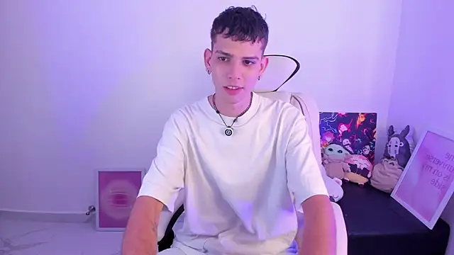 Snapshot of Jasson___ chatting on 12/14/25, 11:37 Jasson online show from 12/14/25, 11:37