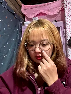 Snapshot of Samsam-006 chatting on 01/07/26, 05:10 Samsam-006 online show from 01/07/26, 05:10