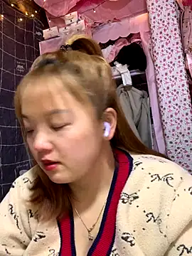 Snapshot of Samsam-006 chatting on 01/08/26, 02:52 Samsam-006 online show from 01/08/26, 02:52