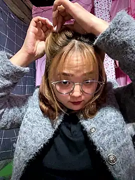 Snapshot of Samsam-006 chatting on 01/11/26, 09:47 Samsam-006 online show from 01/11/26, 09:47