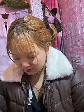 Snapshot of Samsam-006 chatting on 01/15/26, 01:43 Samsam-006 online show from 01/15/26, 01:43