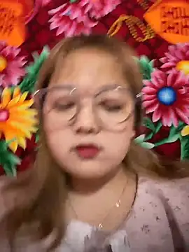 Snapshot of Samsam-006 chatting on 03/06/26, 02:02 Samsam-006 online show from 03/06/26, 02:02