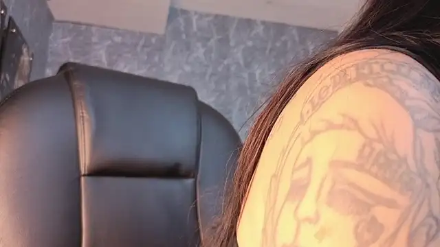 kathe  lane online show from 12/22/25, 12:46