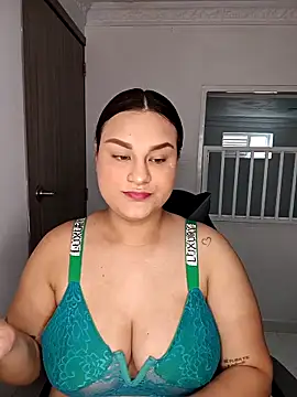 Snapshot of Valeriaa_21 chatting on 04/06/26, 08:21 Valeriaa 21 online show from 04/06/26, 08:21
