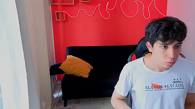 Neo Twink online show from 05/06/26, 07:08