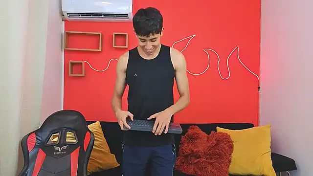 Neo Twink online show from 06/05/26, 07:08