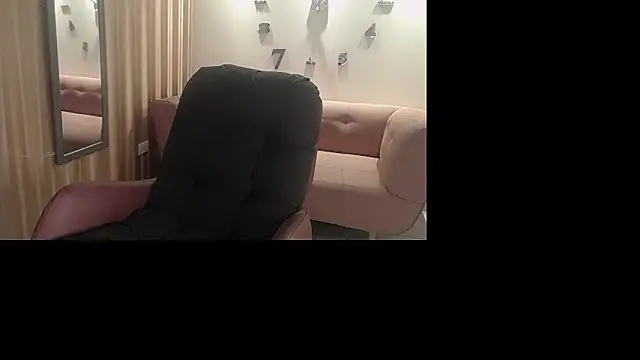 Snapshot of Kat_Cute chatting on 02/04/26, 04:18 Kat Cute online show from 02/04/26, 04:18