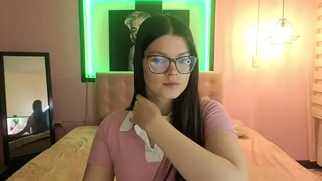 Sara valderrama  online show from 06/13/26, 03:32