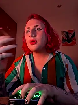 Snapshot of alien_ate_red chatting on 12/18/25, 09:10 alien ate red online show from 12/18/25, 09:10