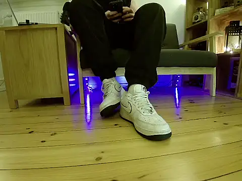 Snapshot of jonas_camboy chatting on 12/20/25, 03:52 jonas camboy online show from 12/20/25, 03:52