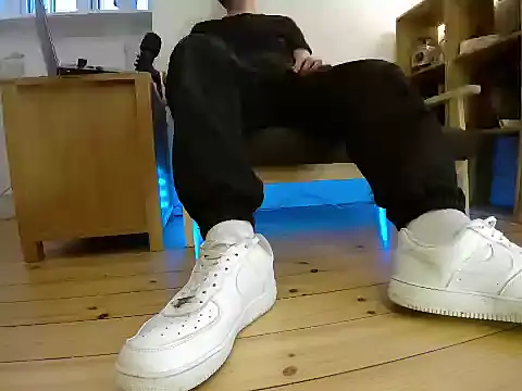 Snapshot of jonas_camboy chatting on 01/06/26, 02:32 jonas camboy online show from 01/06/26, 02:32