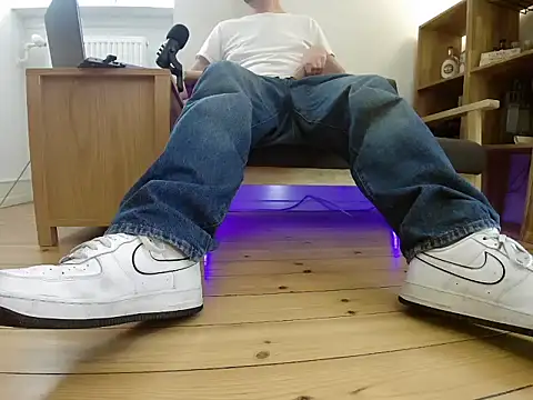 Snapshot of jonas_camboy chatting on 01/14/26, 02:12 jonas camboy online show from 01/14/26, 02:12