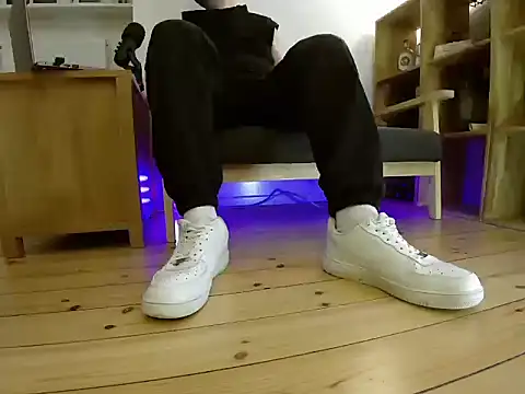 Snapshot of jonas_camboy chatting on 01/15/26, 04:22 jonas camboy online show from 01/15/26, 04:22