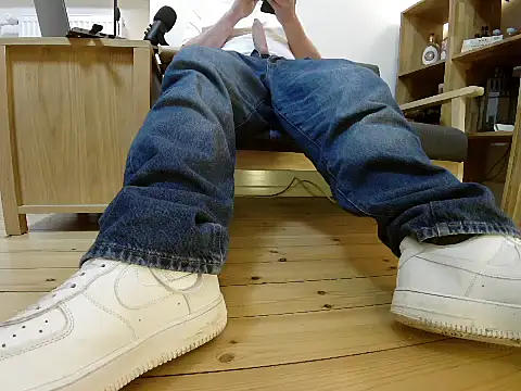 Snapshot of jonas_camboy chatting on 02/02/26, 06:06 jonas camboy online show from 02/02/26, 06:06