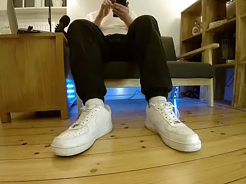 Snapshot of jonas_camboy chatting on 02/05/26, 06:01 jonas camboy online show from 02/05/26, 06:01