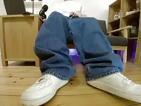 Snapshot of jonas_camboy chatting on 03/12/26, 06:03 jonas camboy online show from 03/12/26, 06:03