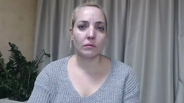 Snapshot of sweetpussy chatting on 10/17/25, 01:03 sweetpussy online show from 10/17/25, 01:03