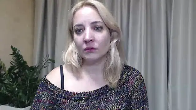 Snapshot of sweetpussy chatting on 10/30/25, 06:30 sweetpussy online show from 10/30/25, 06:30