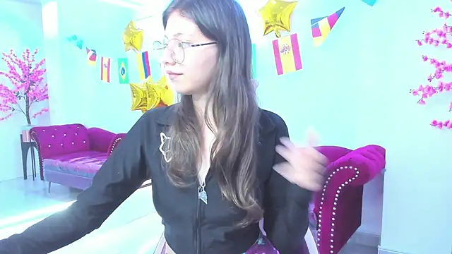 Snapshot of Vannia_t18 chatting on 06/24/26, 04:00 Vannia t18 online show from 06/24/26, 04:00