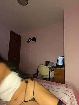 Snapshot of _Laurentt_ chatting on 02/14/26, 02:52 Laurentt online show from 02/14/26, 02:52