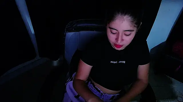 mia walker22 online show from 12/18/25, 04:18