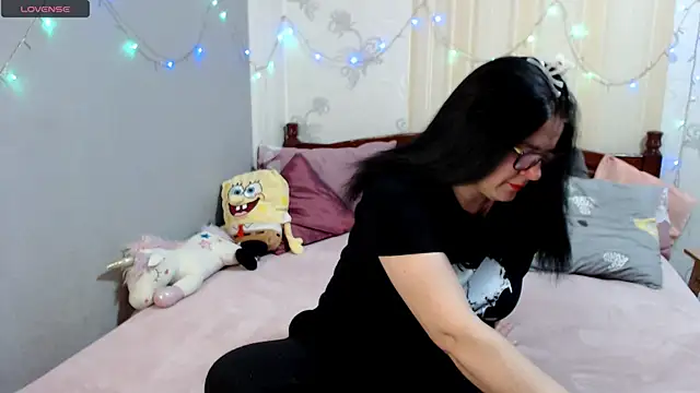 SashaBond online show from 12/16/25, 08:08