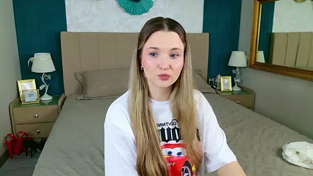 Snapshot of Lina_Sinerz chatting on 02/14/26, 08:27 Lina Sinerz online show from 02/14/26, 08:27