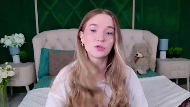 Lina Sinerz online show from 06/01/26, 03:36