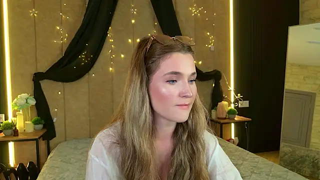 Lina Sinerz online show from 06/10/26, 03:22