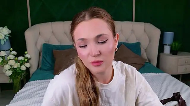 Lina Sinerz online show from 06/11/26, 03:21