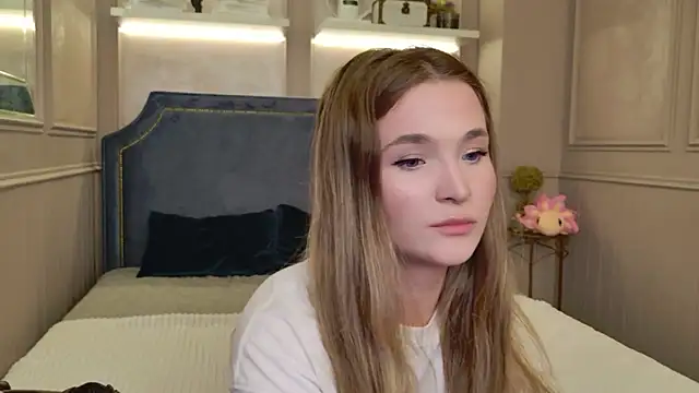 Lina Sinerz online show from 06/12/26, 08:30