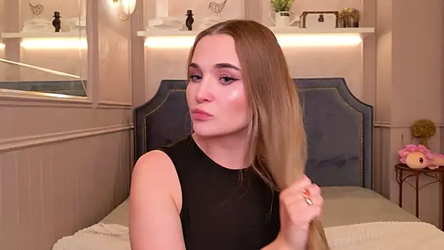 Lina Sinerz online show from 06/25/26, 04:12
