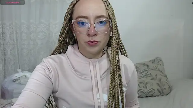 Snapshot of Adaraah chatting on 12/15/25, 11:53 Adaraah online show from 12/15/25, 11:53