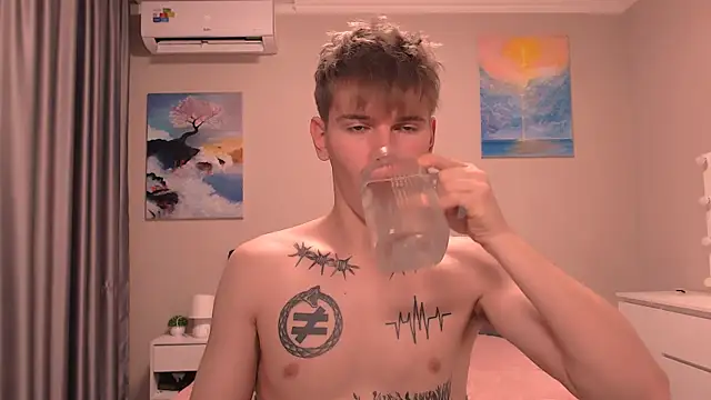 Snapshot of Fredd_Xanders chatting on 12/17/25, 07:31 Fredd Xanders online show from 12/17/25, 07:31