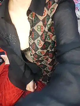 Snapshot of Alone_nothing chatting on 12/14/25, 04:01 Alone nothing online show from 12/14/25, 04:01