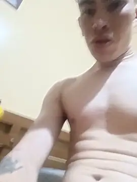 IsabelaAndNicholas online show from 12/19/25, 05:25