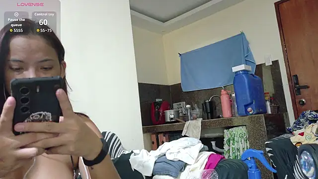 Snapshot of Cinpussie89 chatting on 12/15/25, 02:54 Cinpussie89 online show from 12/15/25, 02:54