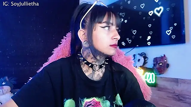 Julls420  online show from 02/06/26, 04:39