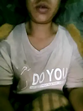 Snapshot of anna-can chatting on 12/15/25, 04:00 anna-can online show from 12/15/25, 04:00