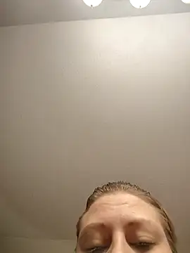 Snapshot of SpiderRose chatting on 12/19/25, 03:19 SpiderRose online show from 12/19/25, 03:19