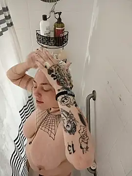 Snapshot of SpiderRose chatting on 03/02/26, 04:14 SpiderRose online show from 03/02/26, 04:14