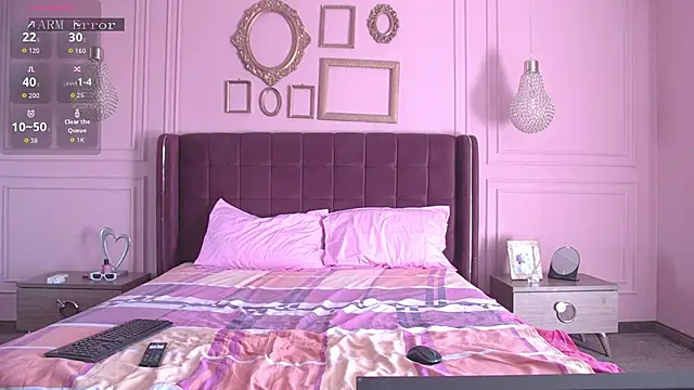 Snapshot of KendallVelvet chatting on 03/13/26, 12:23 KendallVelvet online show from 03/13/26, 12:23