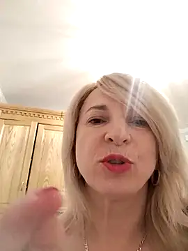 AhlyssaLove1155 online show from 05/04/26, 08:05