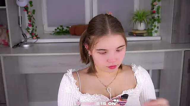 Snapshot of SolBurri chatting on 01/10/26, 01:07 SolBurri online show from 01/10/26, 01:07