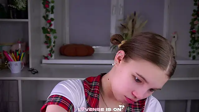 Snapshot of SolBurri chatting on 01/18/26, 01:09 SolBurri online show from 01/18/26, 01:09